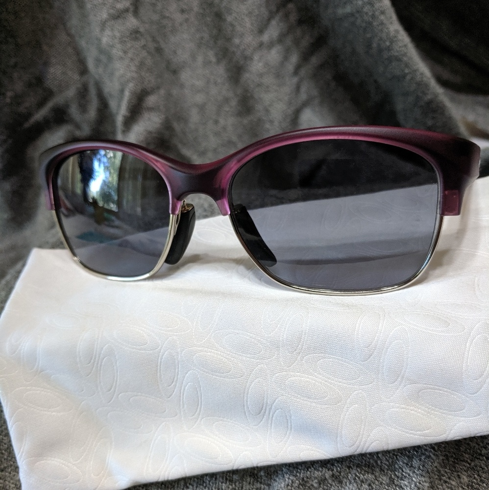 🔥 Oakley Sunglasses 🔥